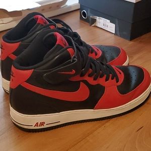 VINTAGE AIR FORCE 1 NIKE: WORN ONCE